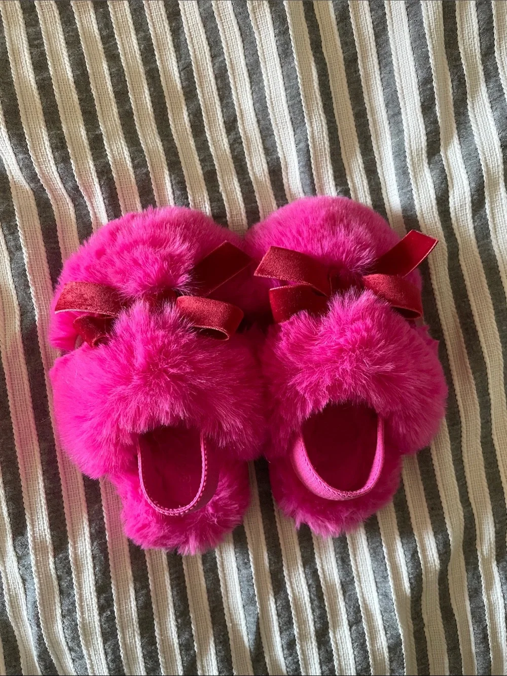 Cat & Jack Bright Pink Fuzzy Pom Slippers
